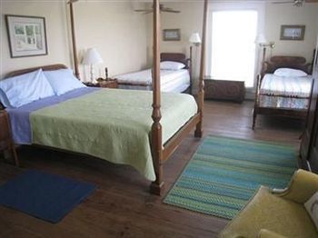 The Pelican Inn Полис Айлънд Екстериор снимка