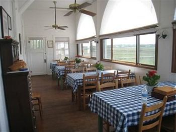 The Pelican Inn Полис Айлънд Екстериор снимка